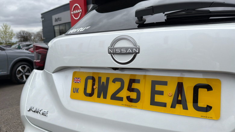 Nissan Juke 1.0 DiG-T N-Connecta 5dr Petrol Hatchback